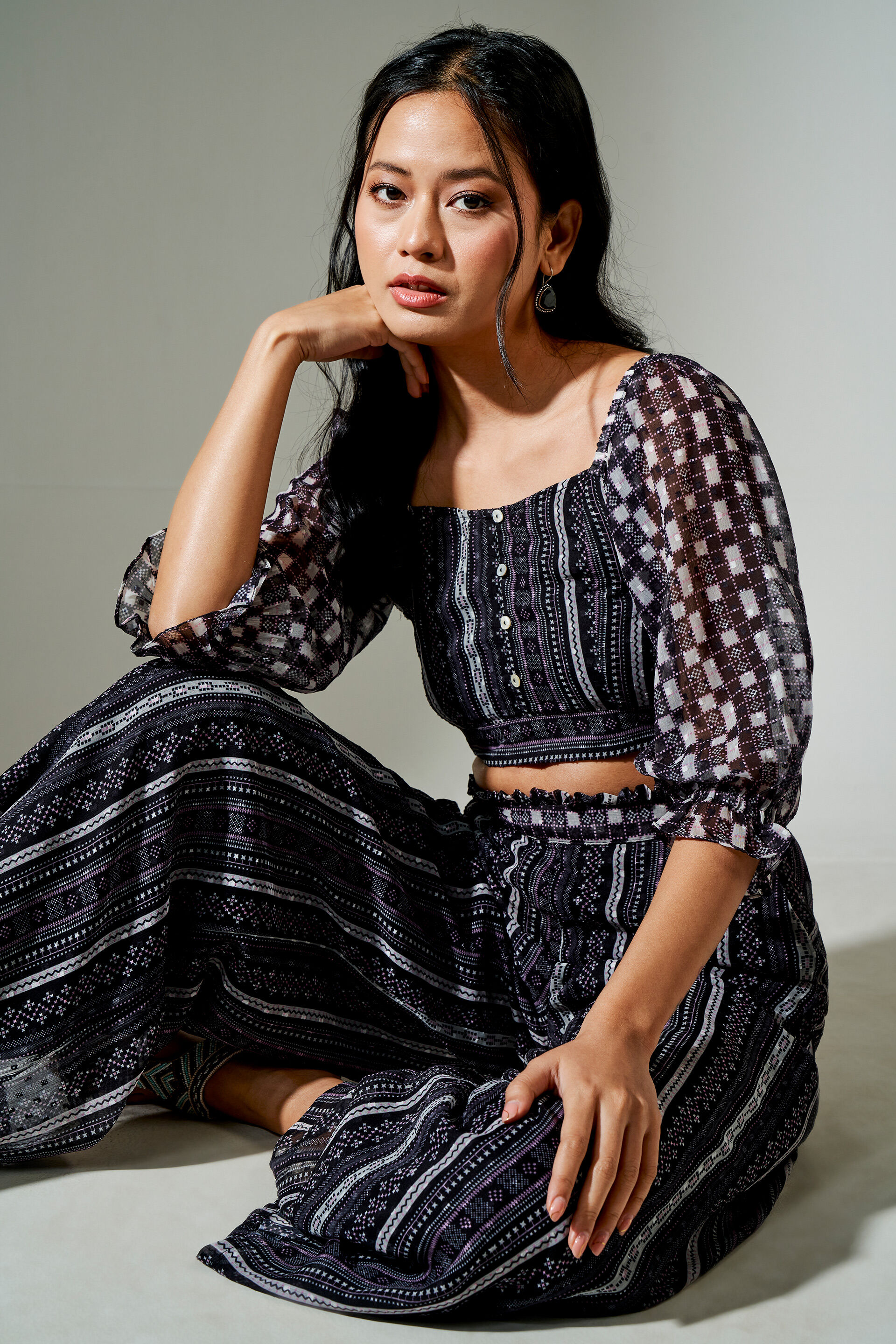 Black Geometric Smocking Cropped Set, Black, image 4